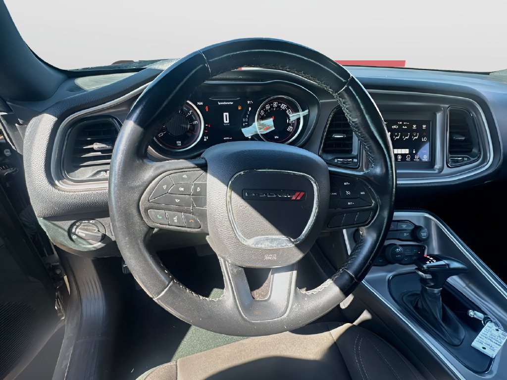 Used 2022 Dodge Challenger SXT RWD image 11