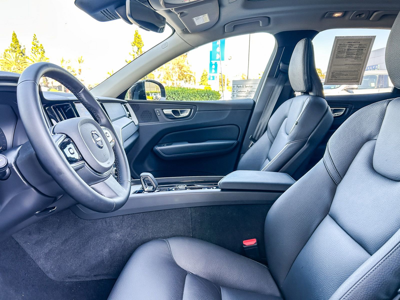 Used 2025 Volvo XC60 B5 Plus AWD/4WD image 18