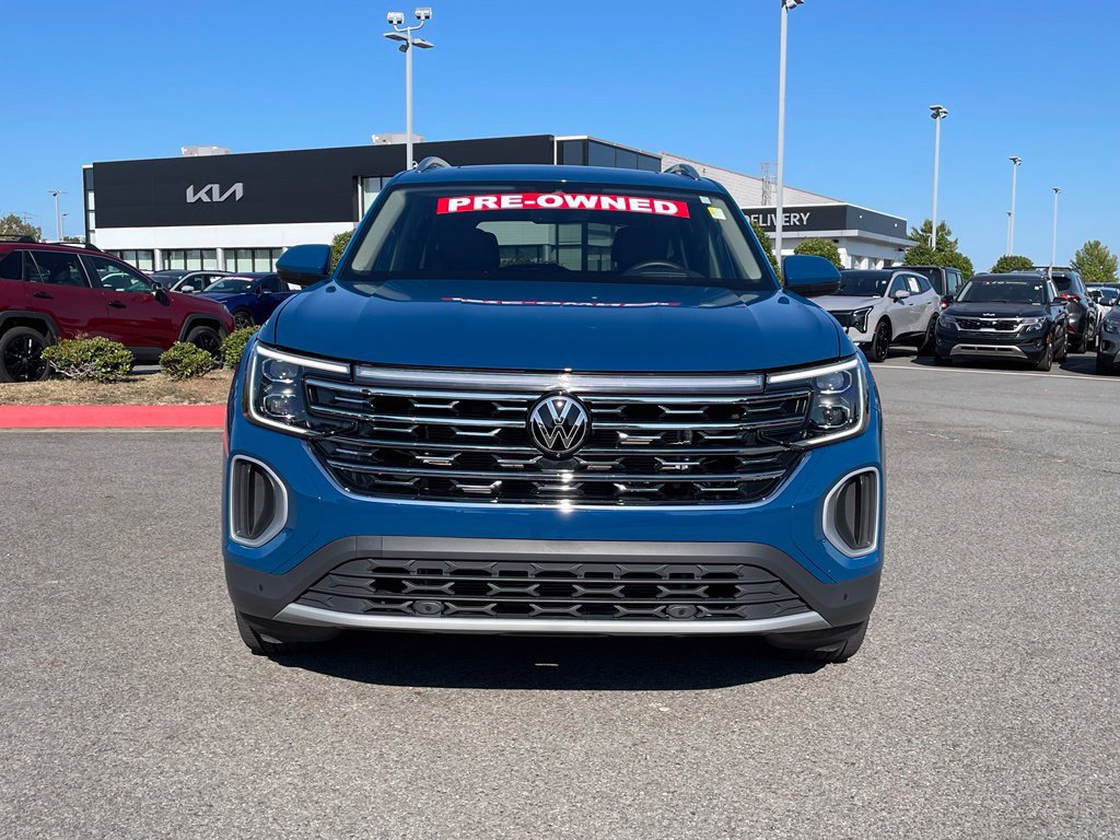 Used 2025 Volkswagen Atlas SEL AWD/4WD image 2