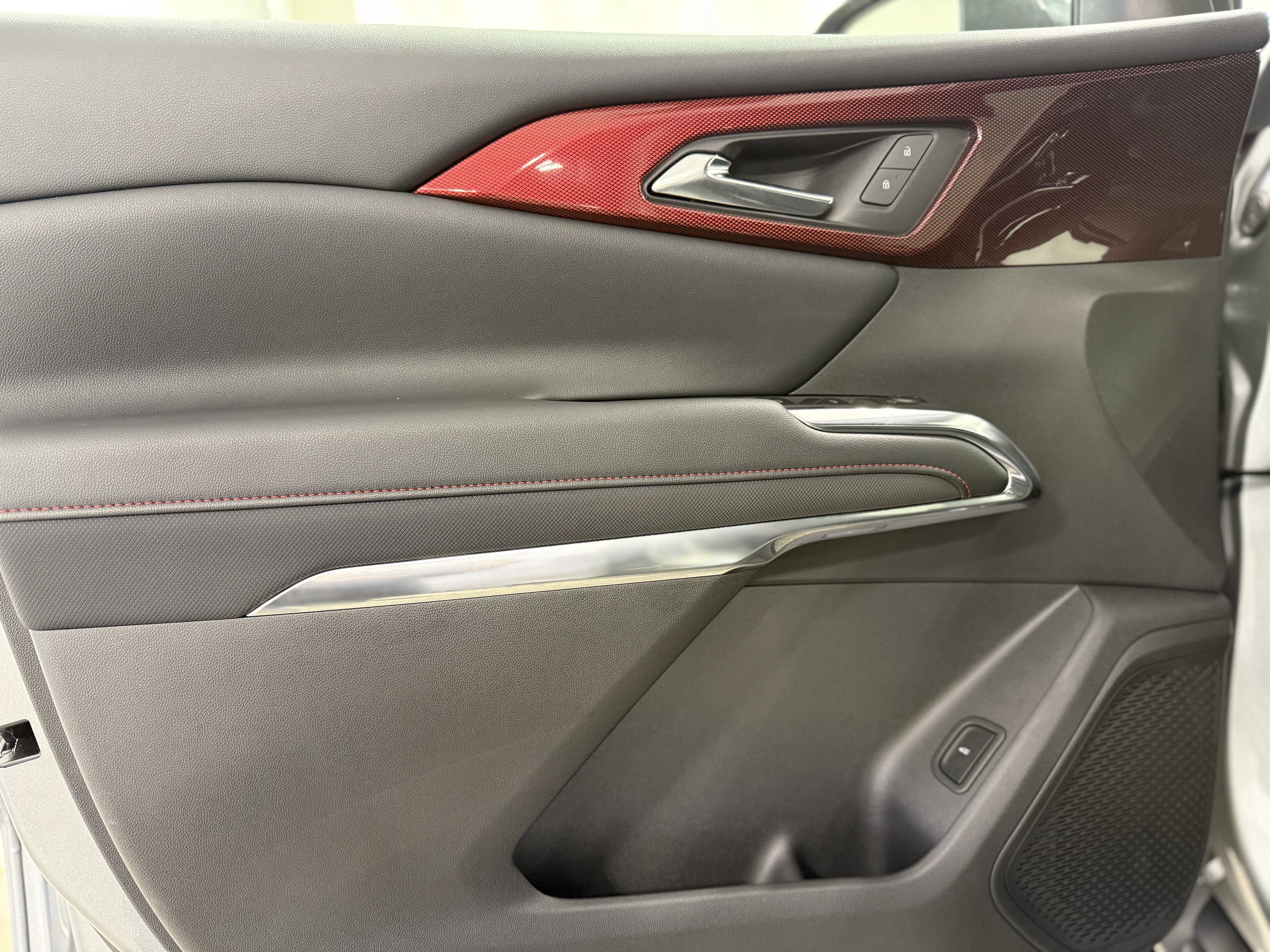 Used 2025 Chevrolet Traverse Z71 w/ Driver Confidence Package image 13