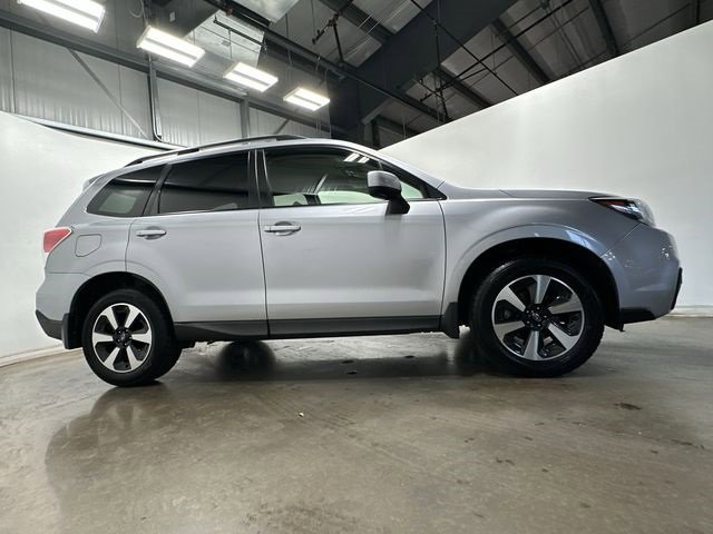 Used 2017 Subaru Forester 2.5i Premium image 3