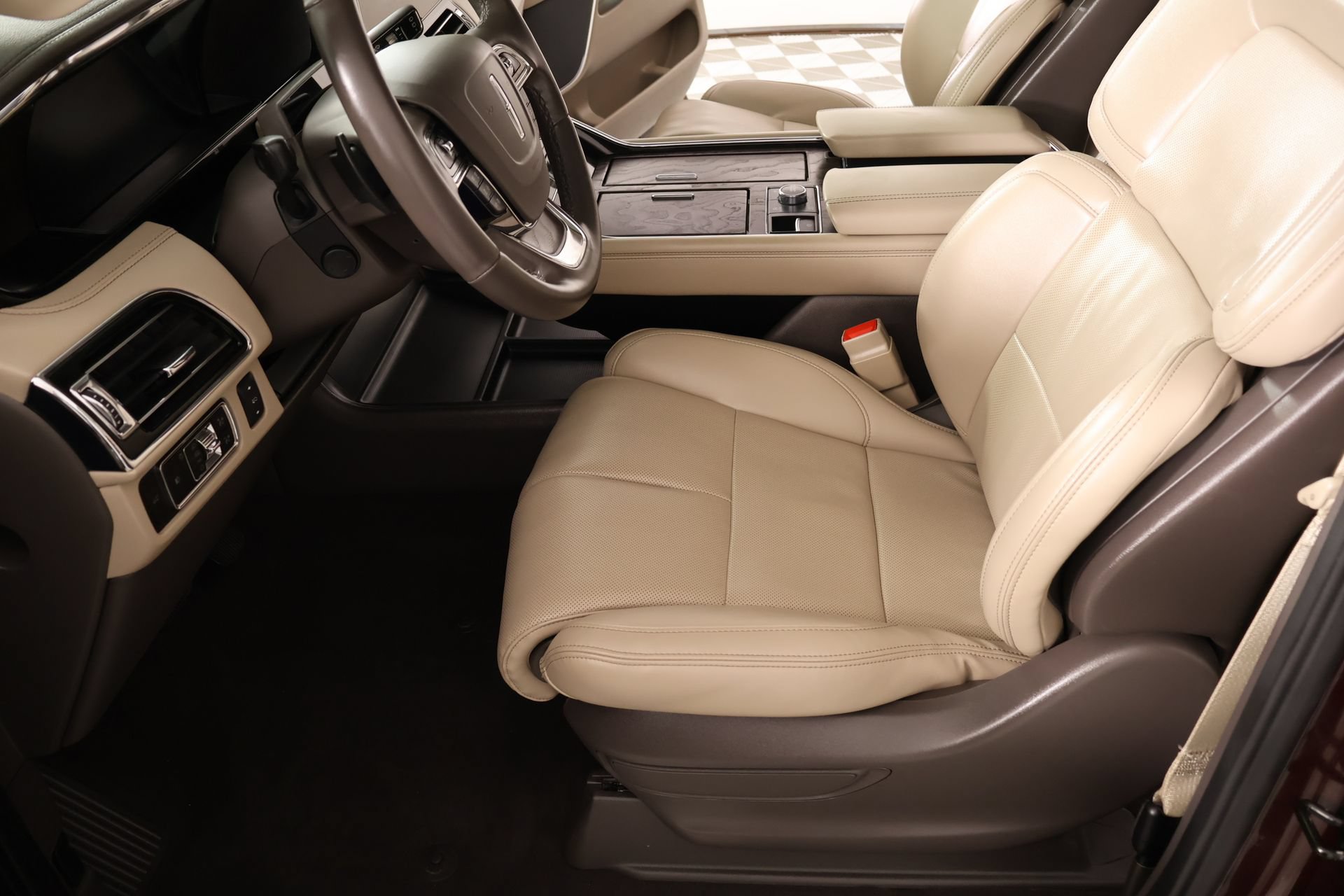 Used 2024 Lincoln Navigator Premiere AWD/4WD image 12
