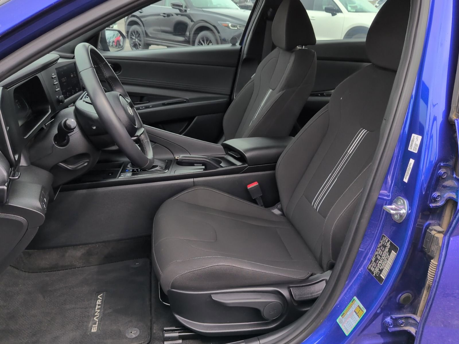 Used 2025 Hyundai Elantra Sport image 9