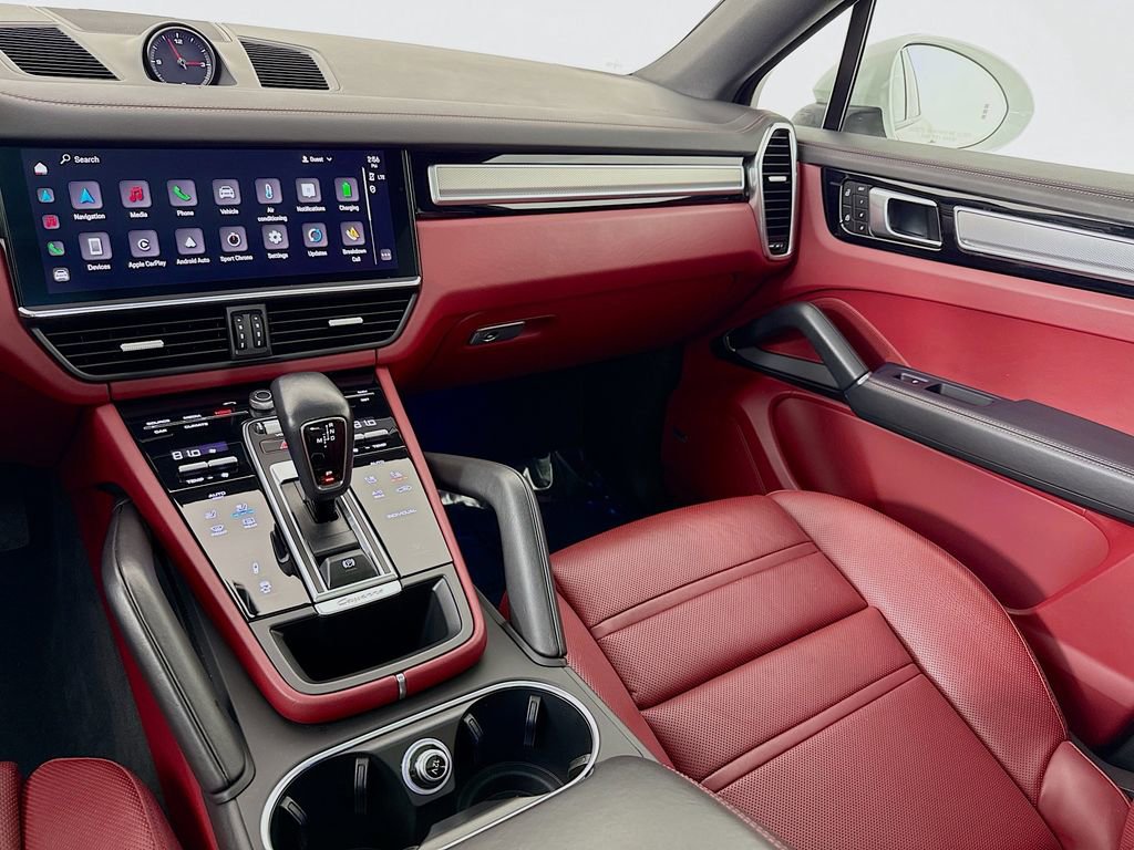Certified 2023 Porsche Cayenne Platinum Edition w/ Premium Package Plus (PIA) image 26