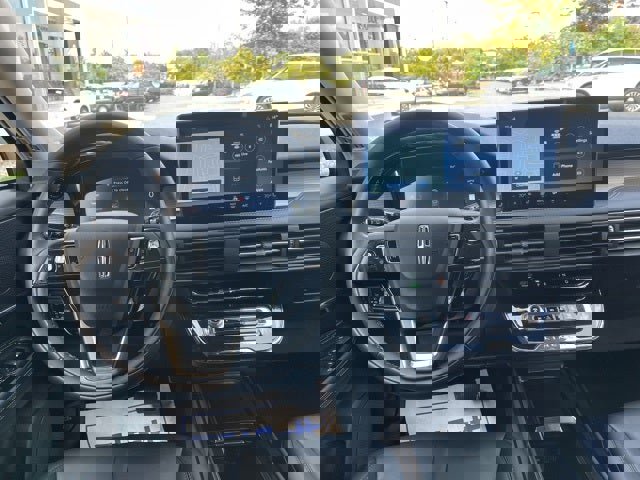 Used 2025 Lincoln Corsair FWD image 4