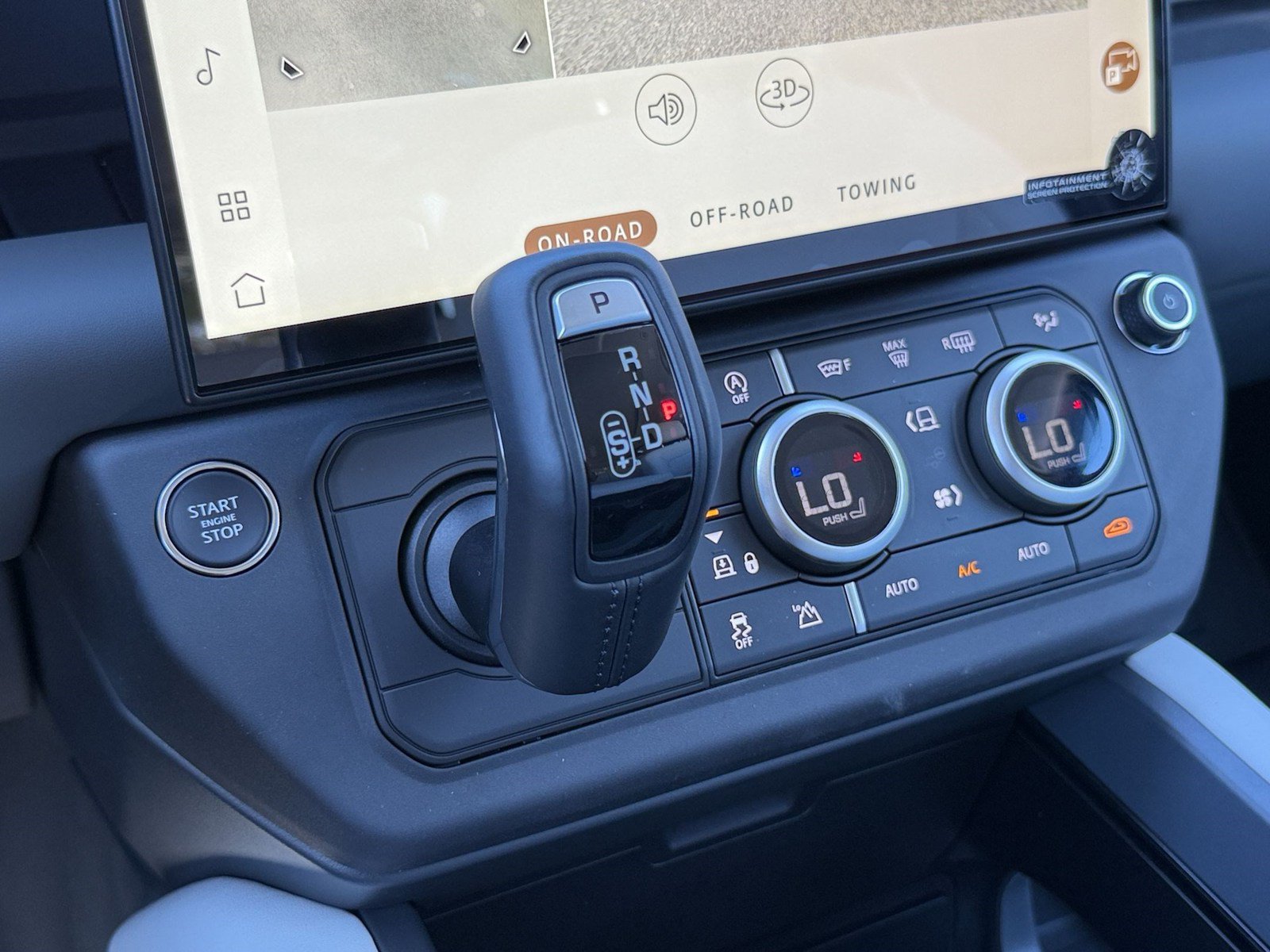 New 2026 Land Rover Defender 110 X-Dynamic SE AWD/4WD image 18