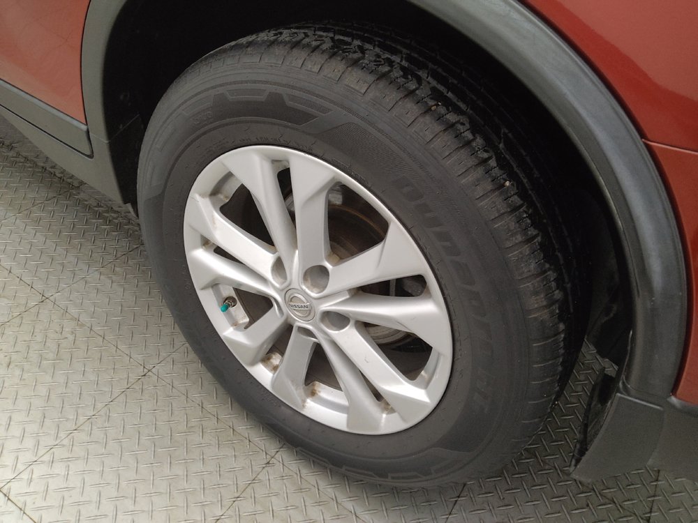 Used 2015 Nissan Rogue SV FWD image 31