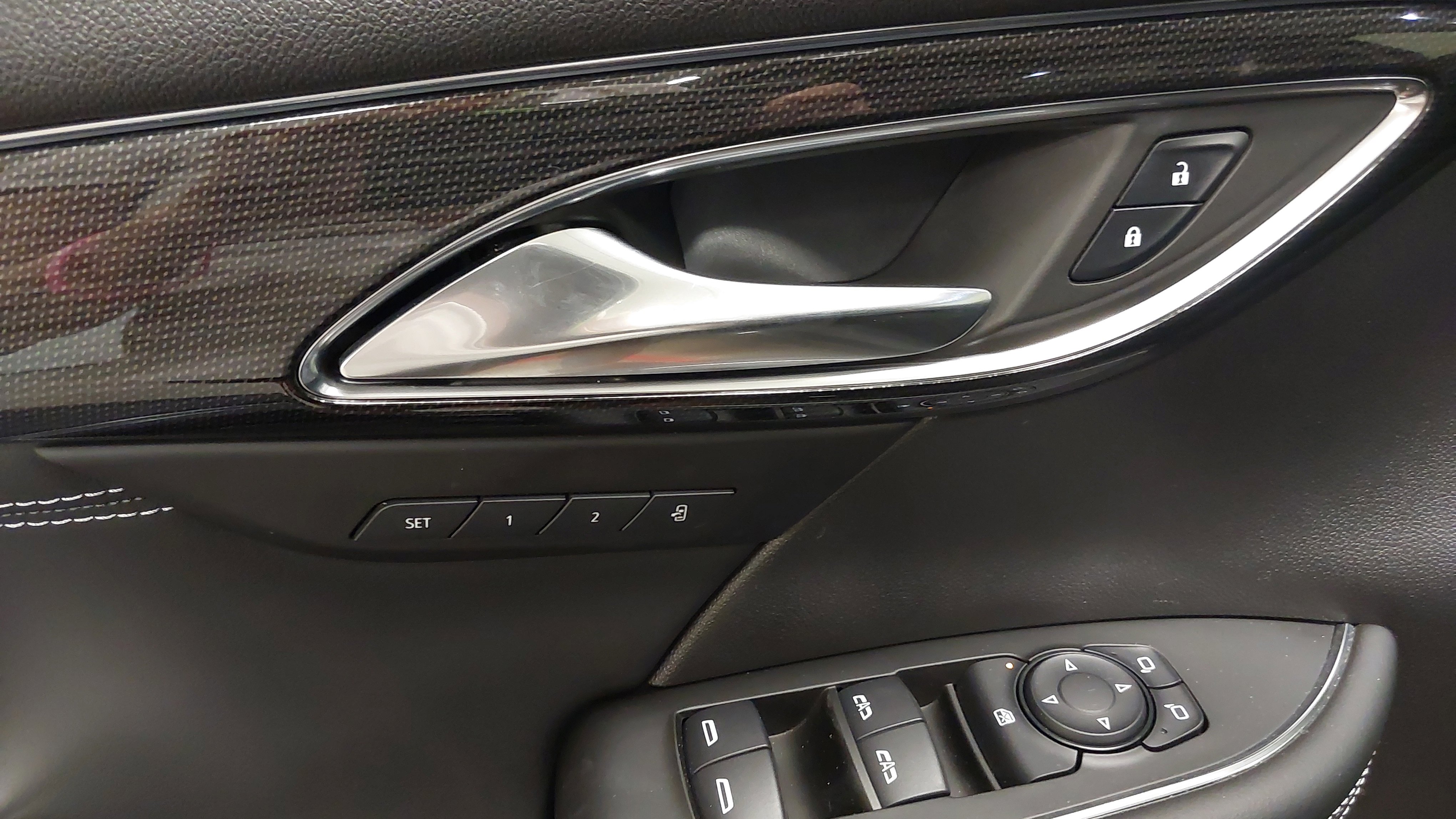 Certified 2021 Buick Envision Essence w/ Technology Package I image 25