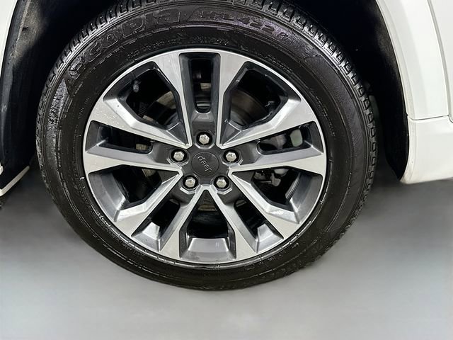 Used 2023 Jeep Grand Cherokee Overland AWD/4WD image 33