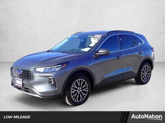 Used 2025 Ford Escape SE image 1