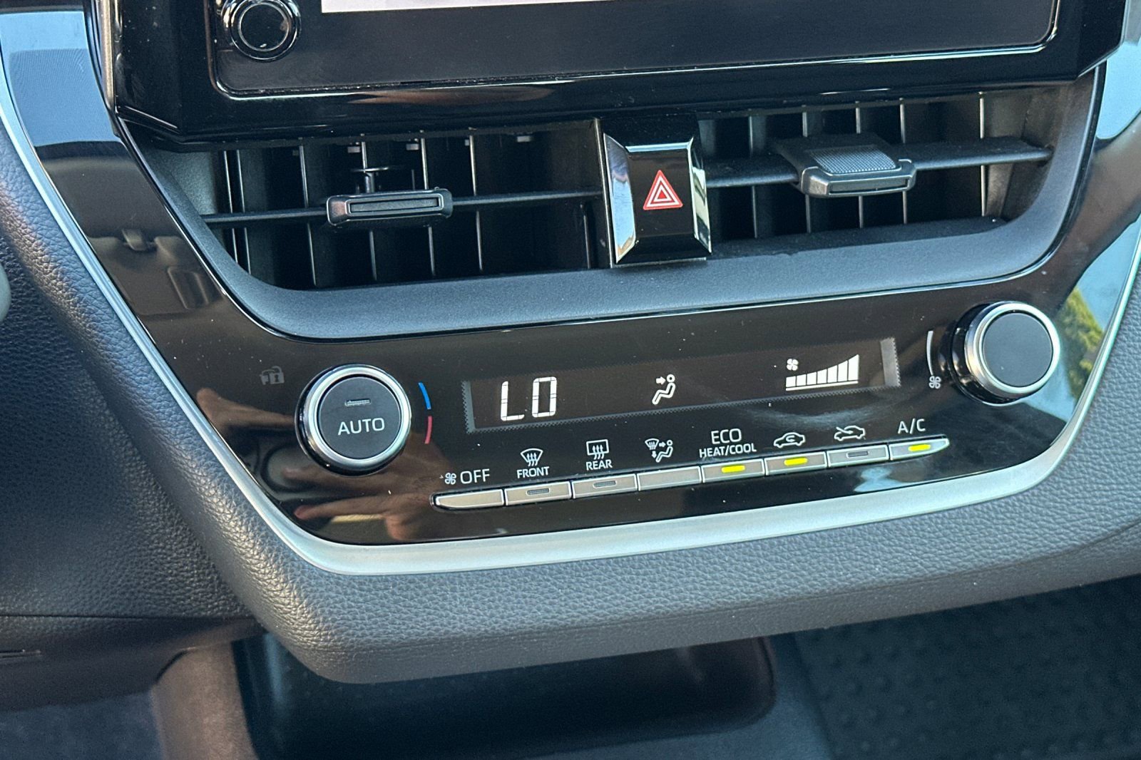 Used 2023 Toyota Corolla LE image 19