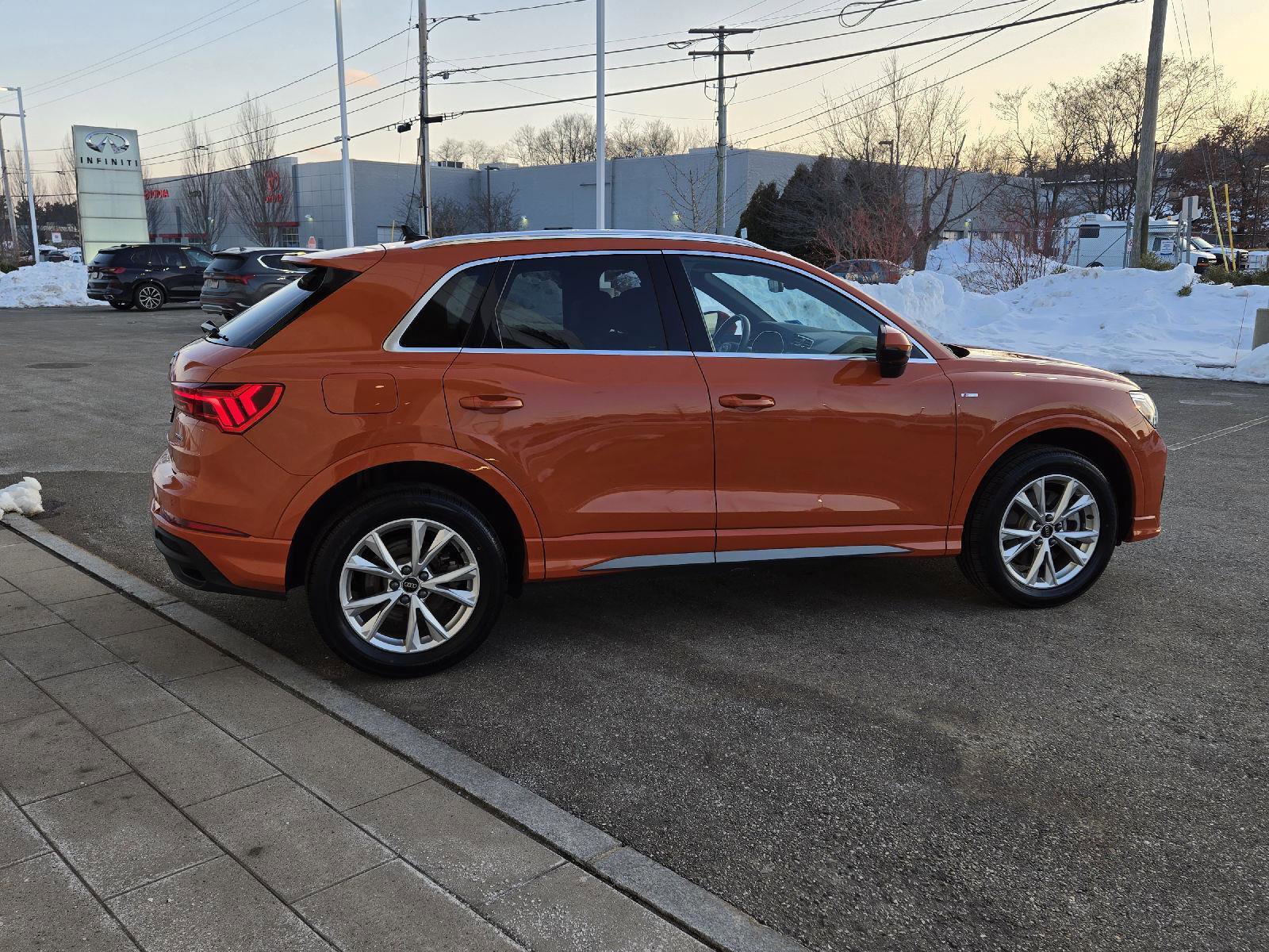 Used 2025 Audi Q3 2.0T Premium image 16