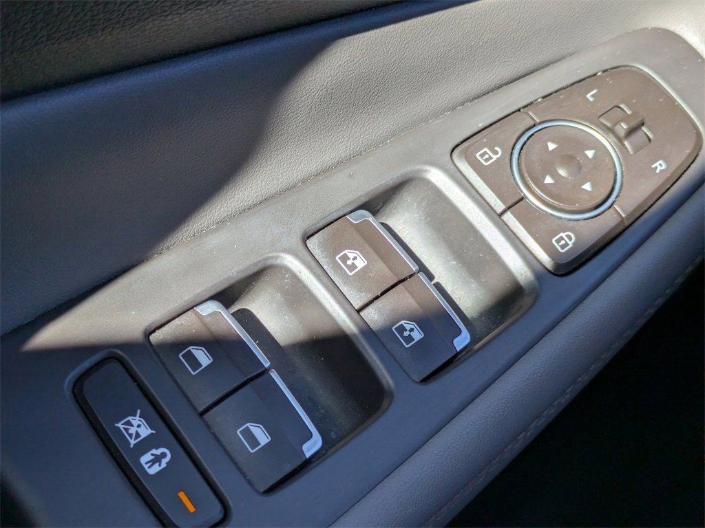 Used 2020 Hyundai Santa Fe Limited image 25