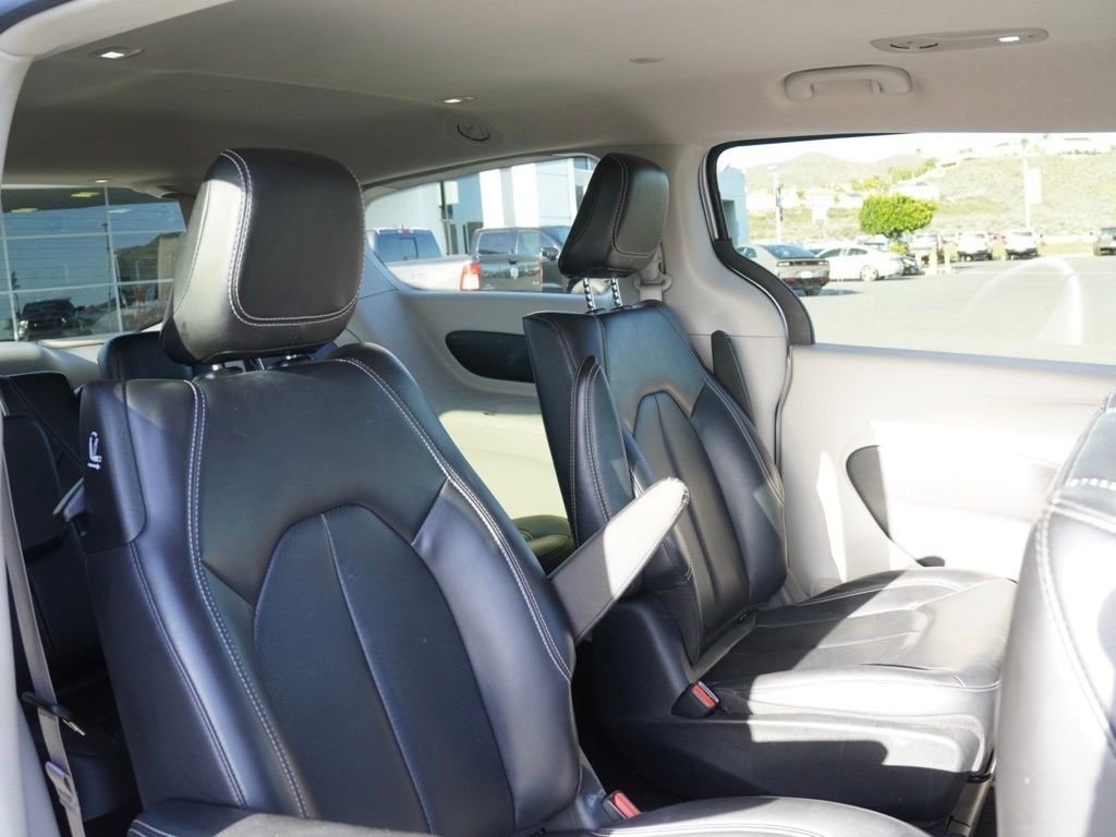 Certified 2023 Chrysler Pacifica Touring-L image 20
