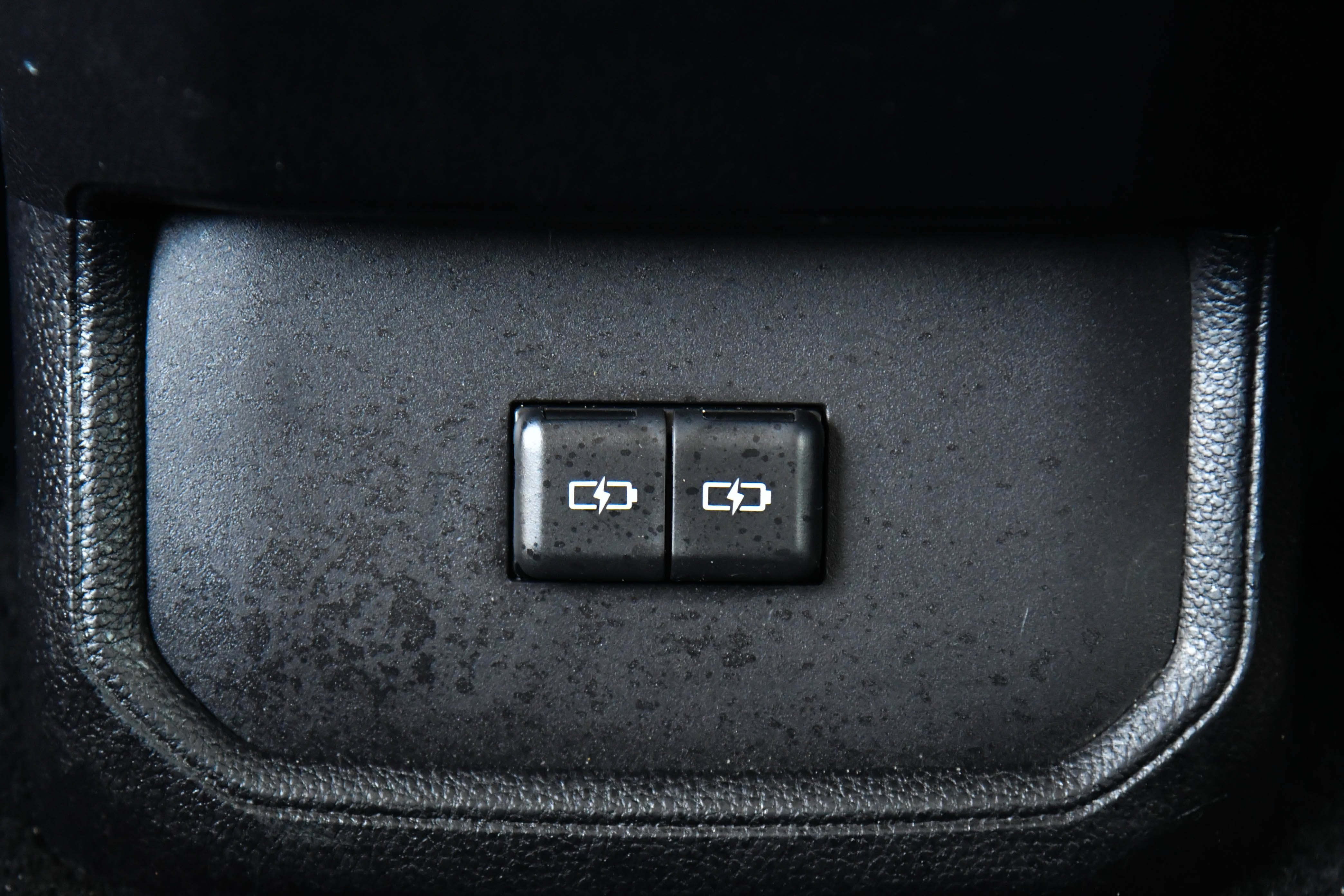 Used 2024 Toyota Highlander LE AWD/4WD image 40