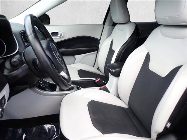 Used 2019 Jeep Compass Latitude AWD/4WD image 11