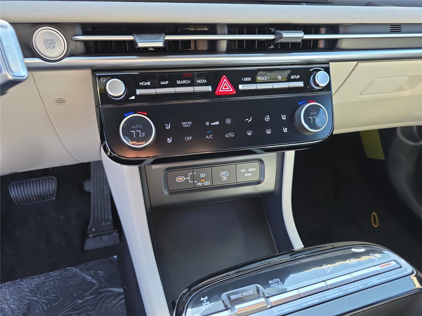 New 2026 Hyundai Tucson Limited image 17