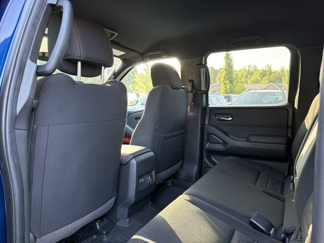 Used 2023 Nissan Frontier PRO-4X w/ Pro Convenience Package AWD/4WD image 12