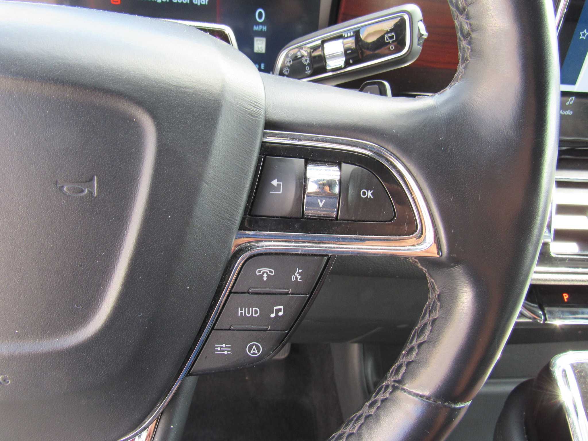 Used 2023 Lincoln Navigator Reserve image 23