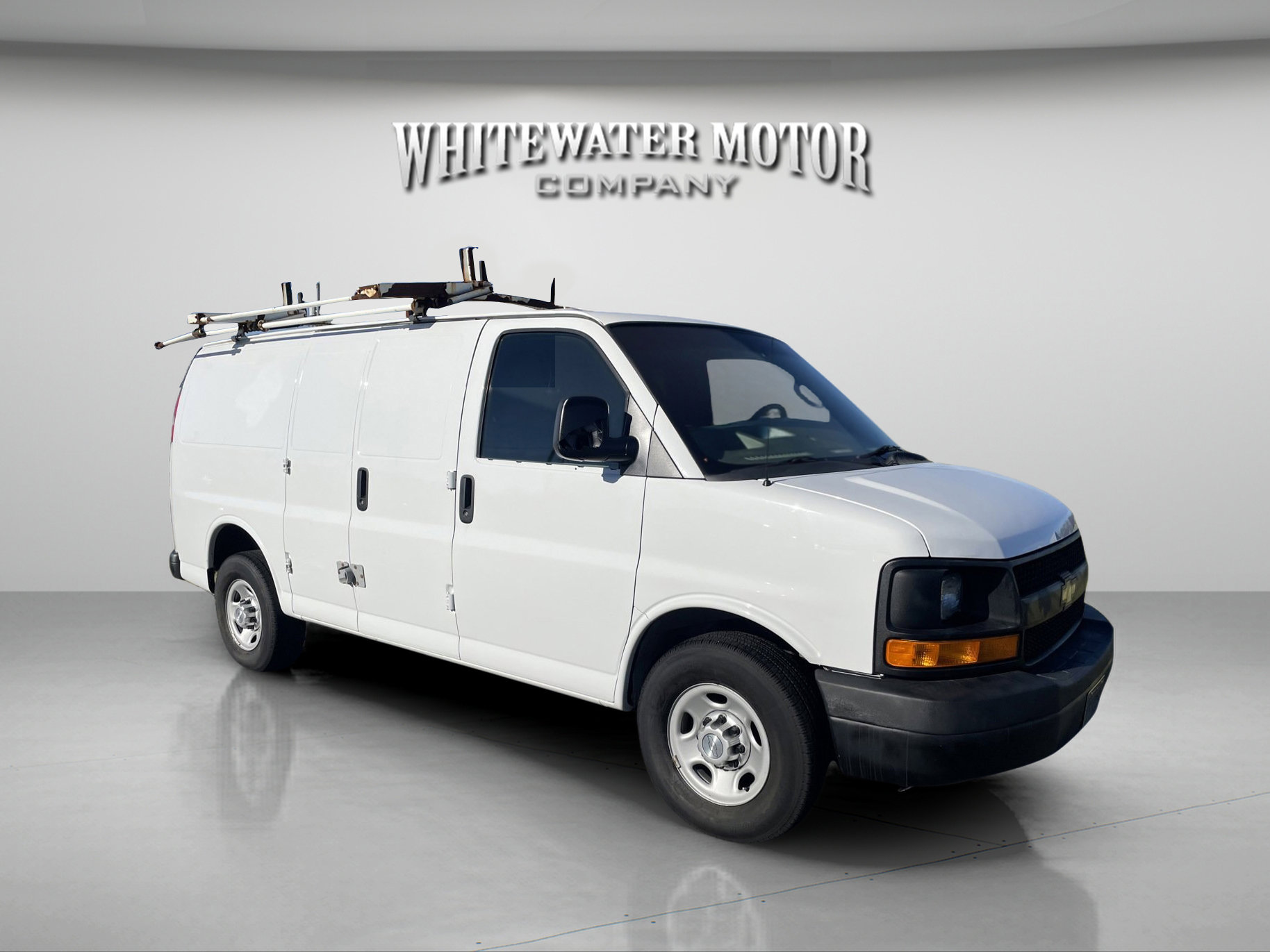 Used 2017 Chevrolet Express 2500 image 7