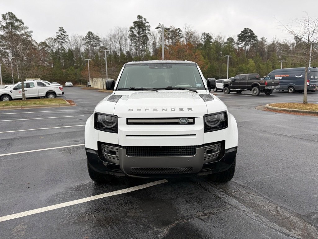 Used 2023 Land Rover Defender 130 X-Dynamic SE image 2