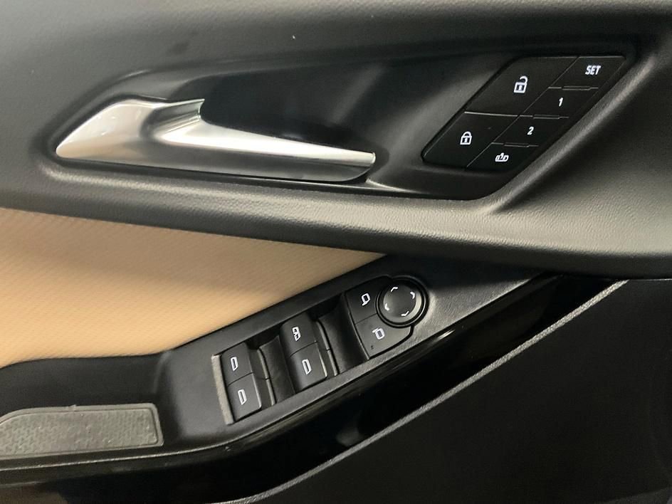 Used 2026 Chevrolet Equinox ACTIV w/ Convenience Package III image 32