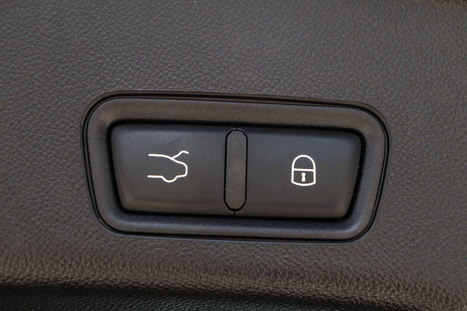Used 2023 Maserati Grecale Modena AWD/4WD image 37