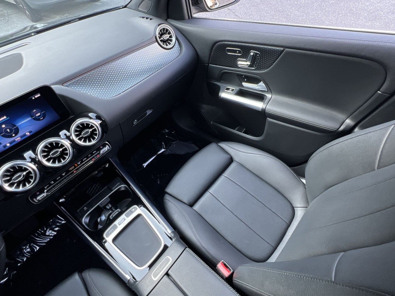Used 2025 Mercedes-Benz GLA 250 4MATIC image 14