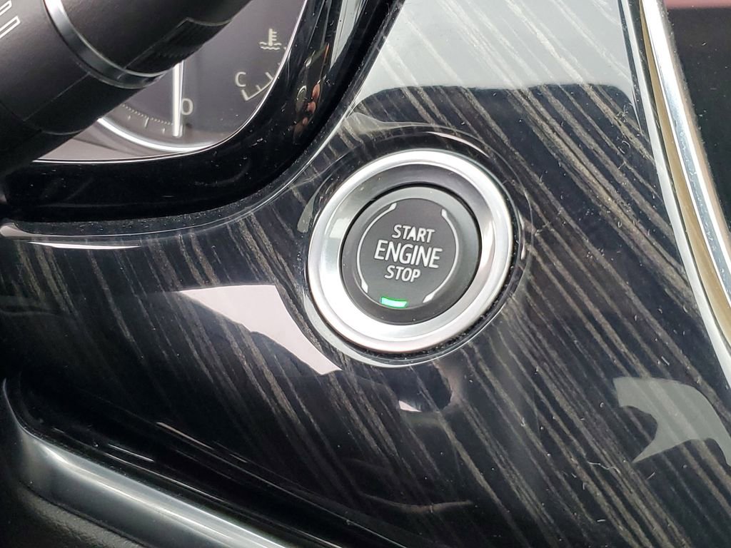 Used 2023 Cadillac XT6 Premium Luxury image 16