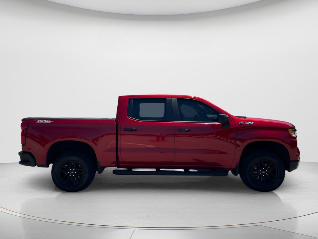 Used 2025 Chevrolet Silverado 1500 LT Trail Boss w/ Convenience Package II AWD/4WD image 4
