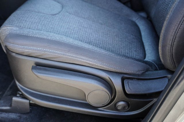 Used 2019 Hyundai Santa Fe SE image 12