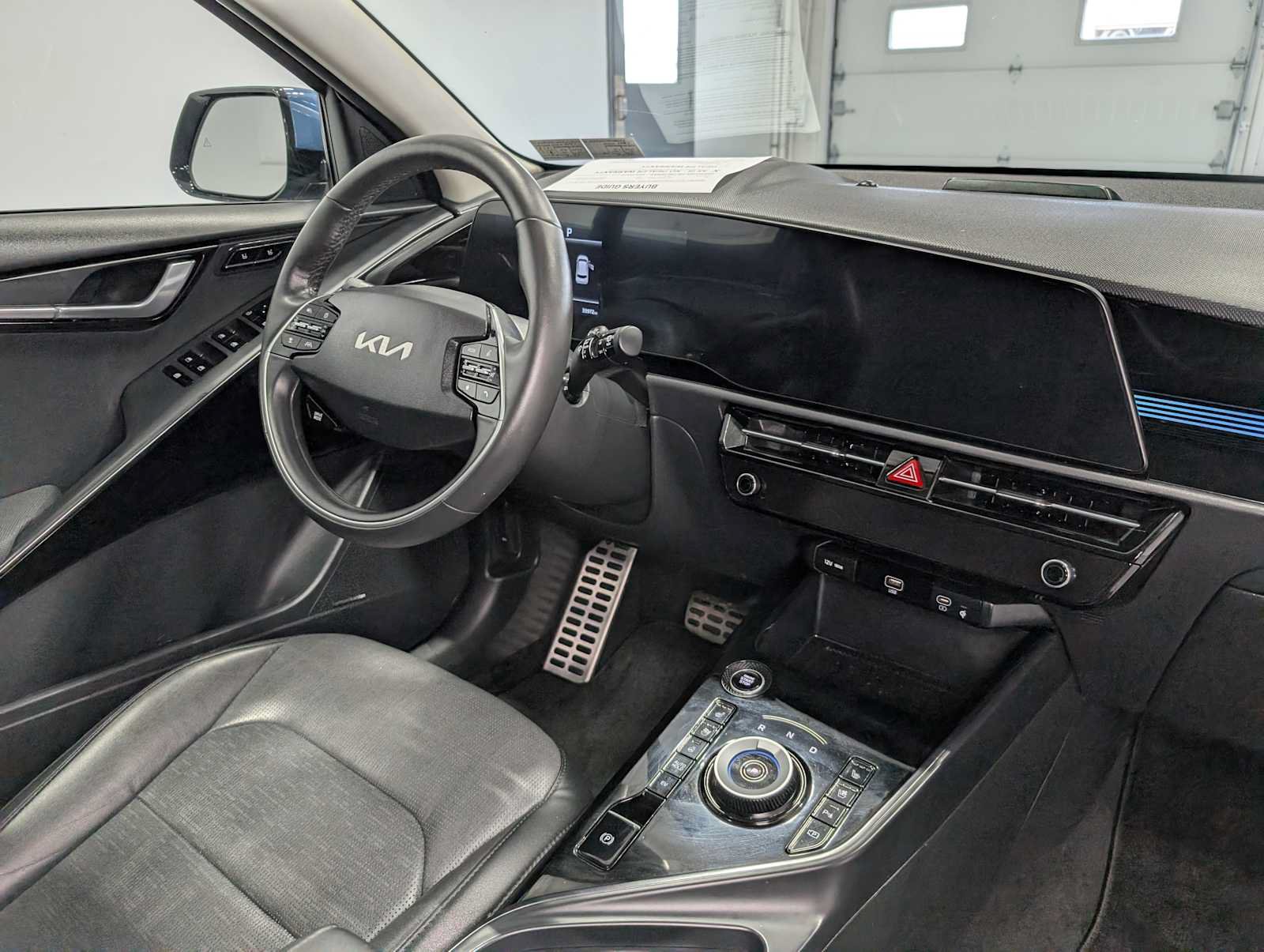 Certified 2023 Kia Niro SX Touring FWD image 49