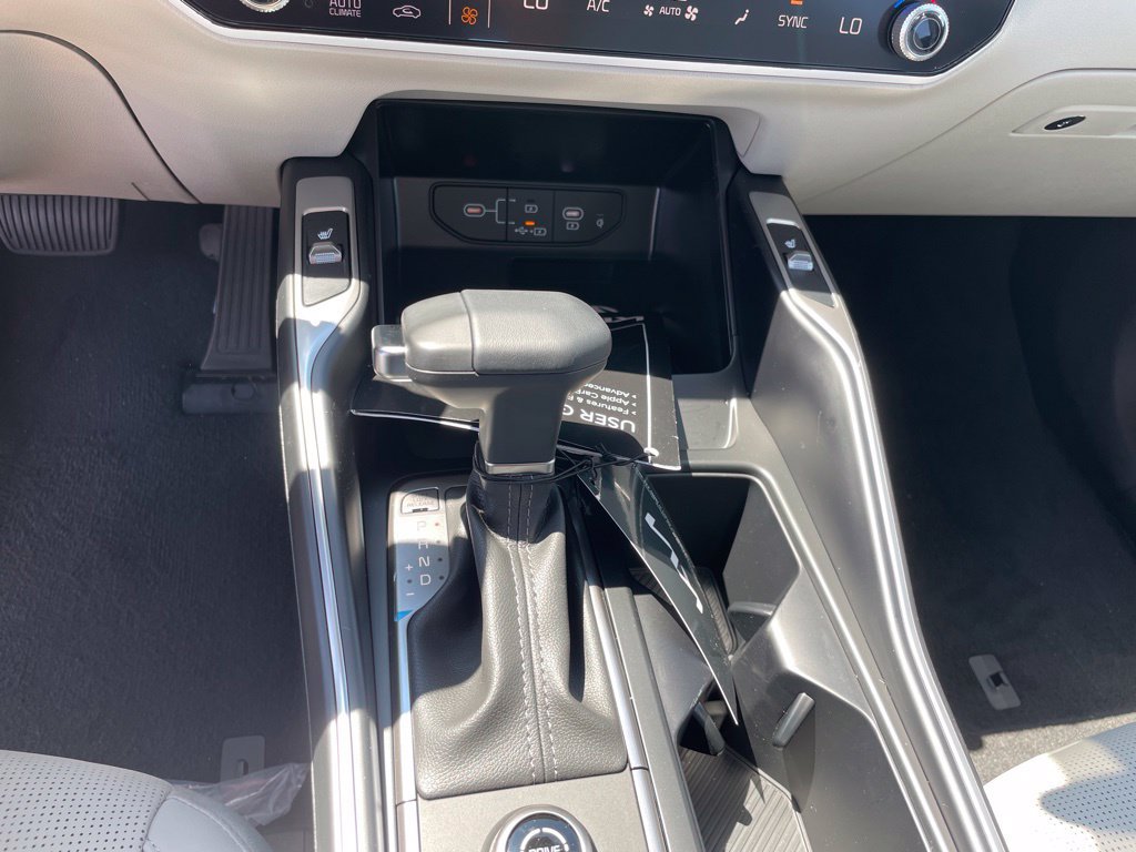 New 2026 Kia Sorento S w/ S Panoramic Sunroof Package FWD image 16
