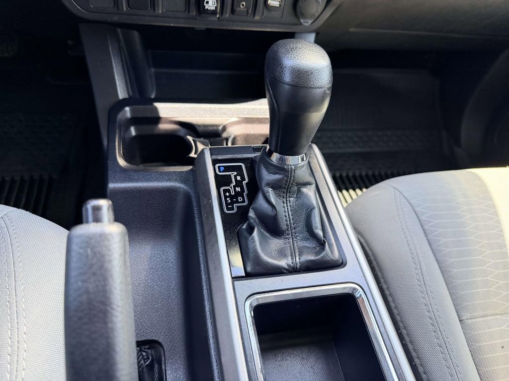 Used 2018 Toyota Tacoma SR5 image 6