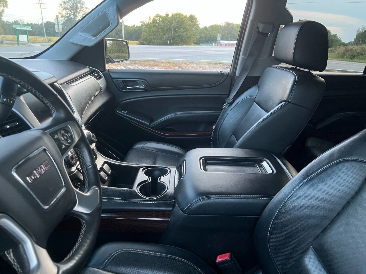 Used 2015 GMC Yukon SLT w/ Open Road Package image 11