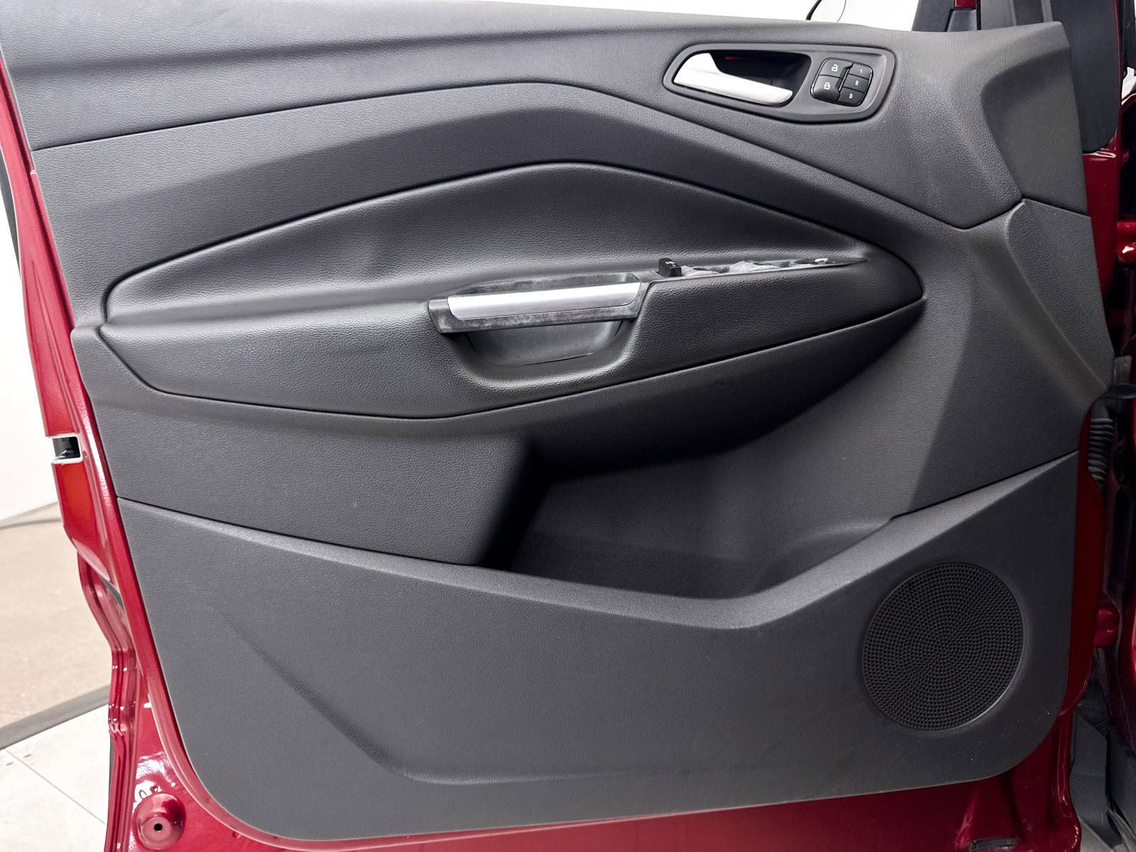 Used 2013 Ford Escape Titanium image 25