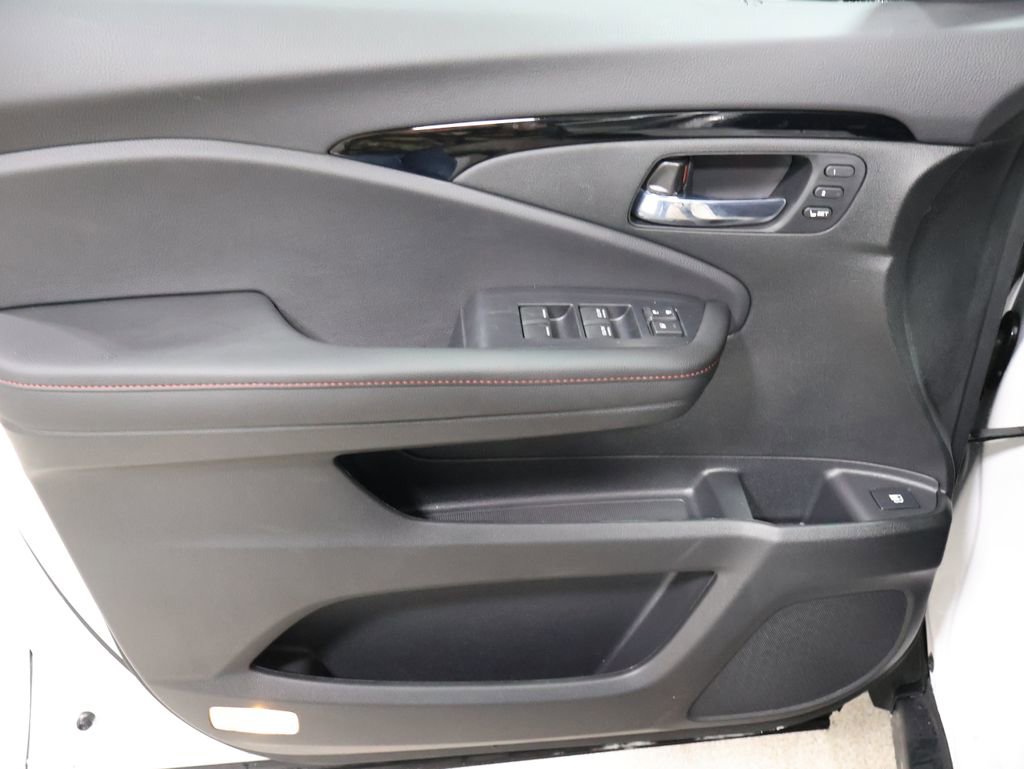 New 2026 Honda Ridgeline Black Edition image 8