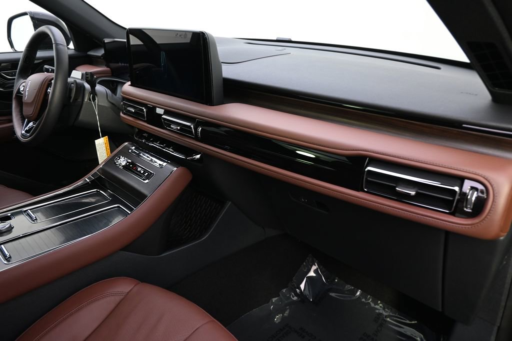 New 2026 Lincoln Aviator Reserve w/ Jet Appearance Package AWD/4WD image 15
