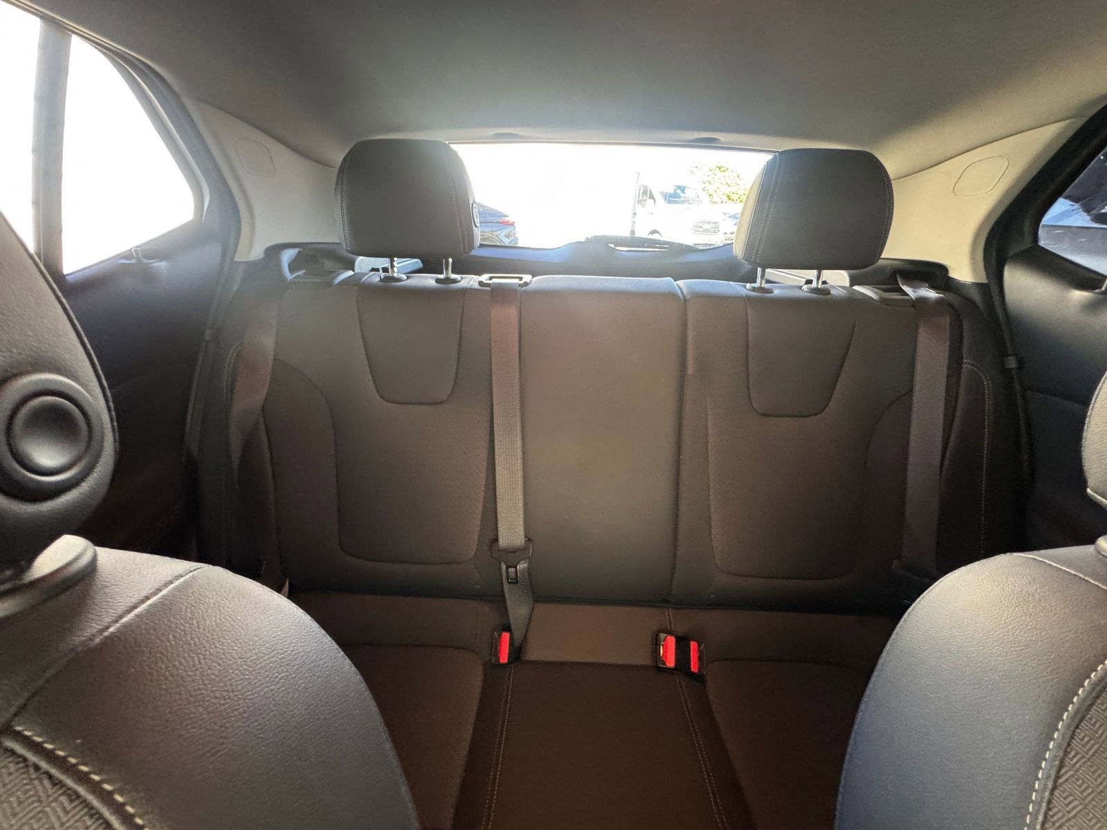 Used 2025 Buick Encore GX Preferred image 37