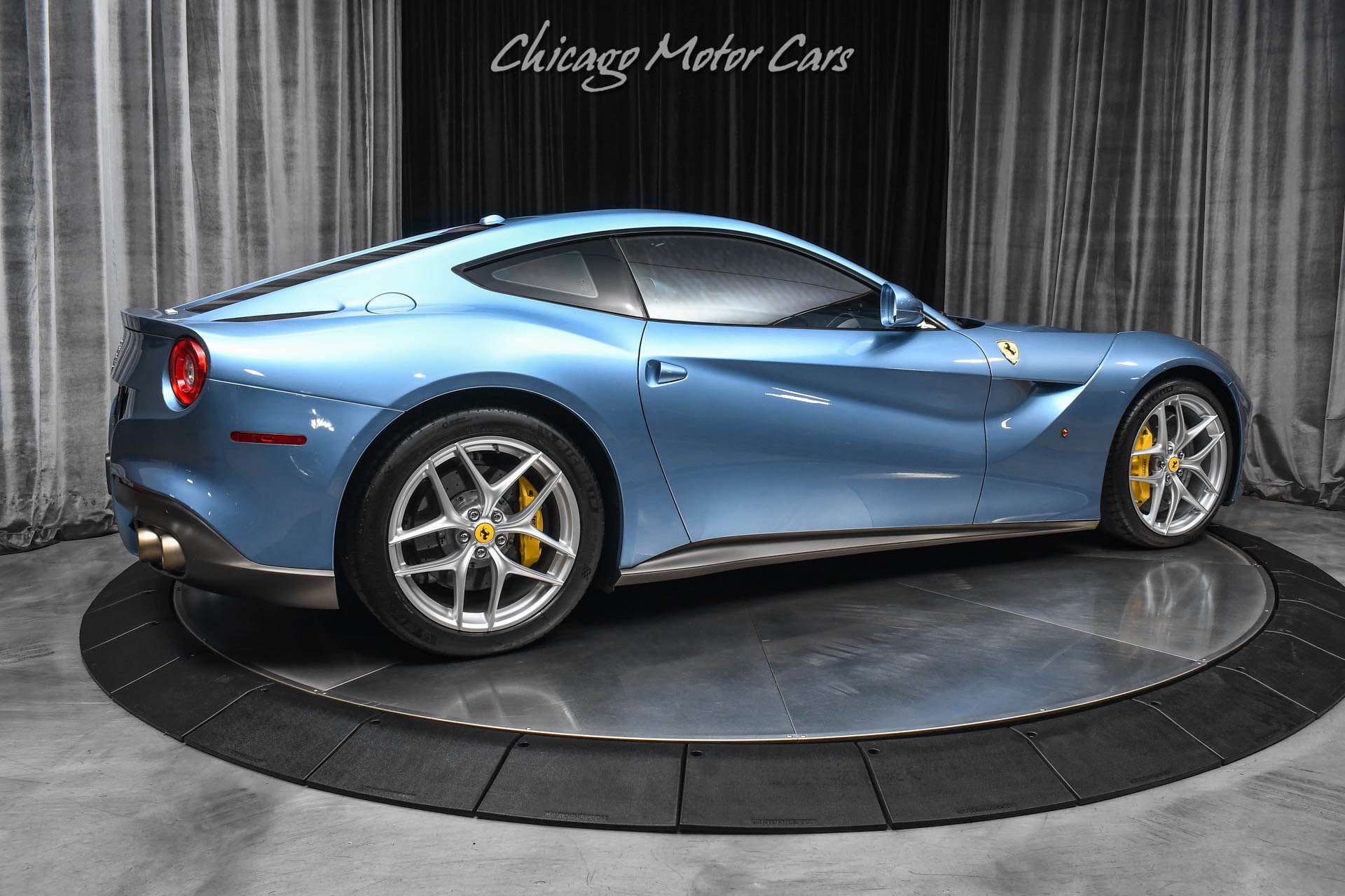 Used 2017 Ferrari F12 Berlinetta RWD image 5