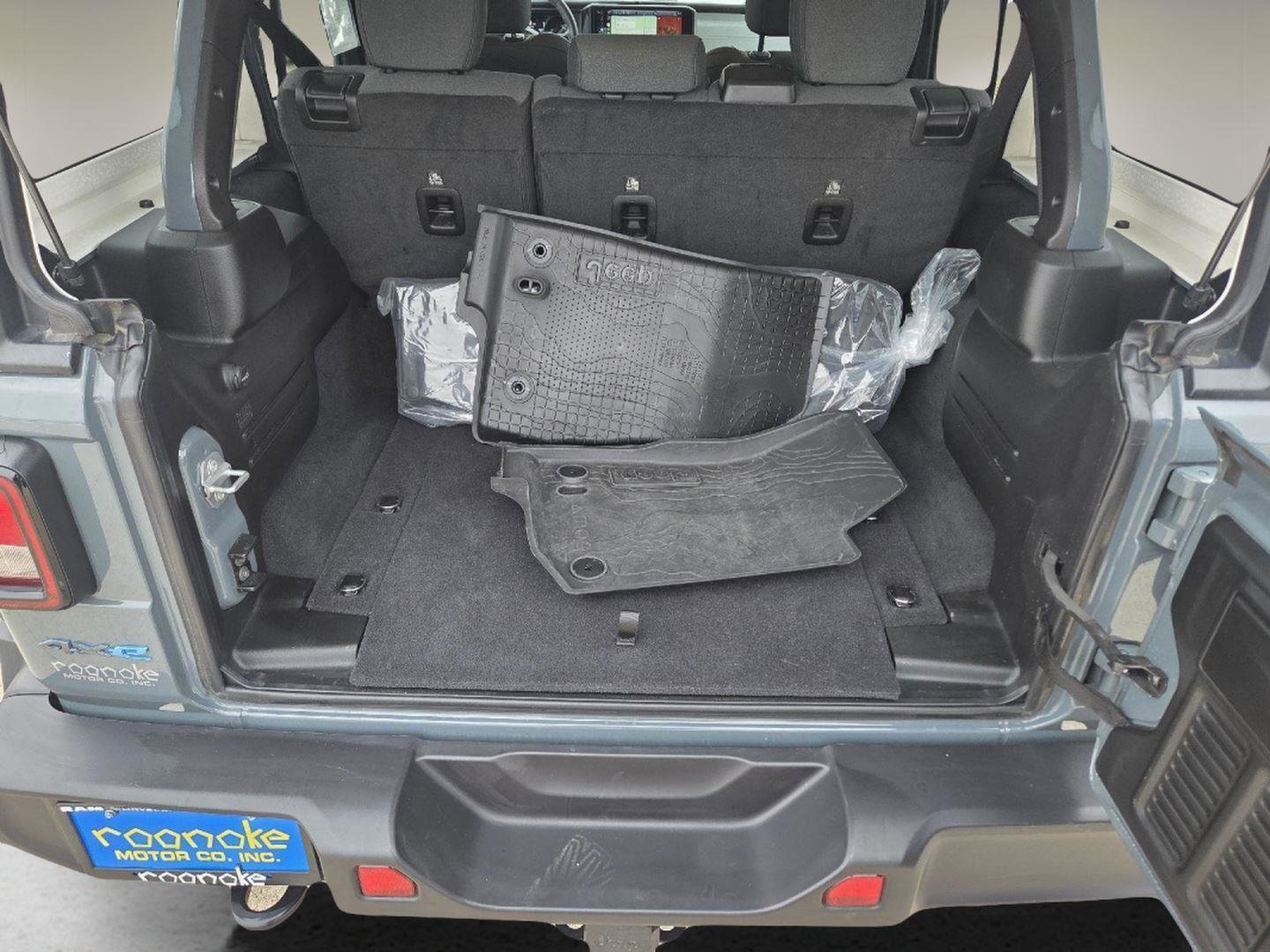 Used 2025 Jeep Wrangler Willys image 27