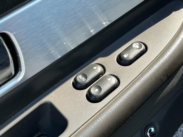 Used 2002 Ford Thunderbird image 15