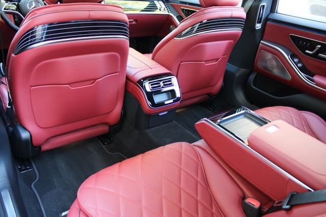 Used 2025 Mercedes-Benz S 580 4MATIC Sedan w/ AMG Line Package image 10