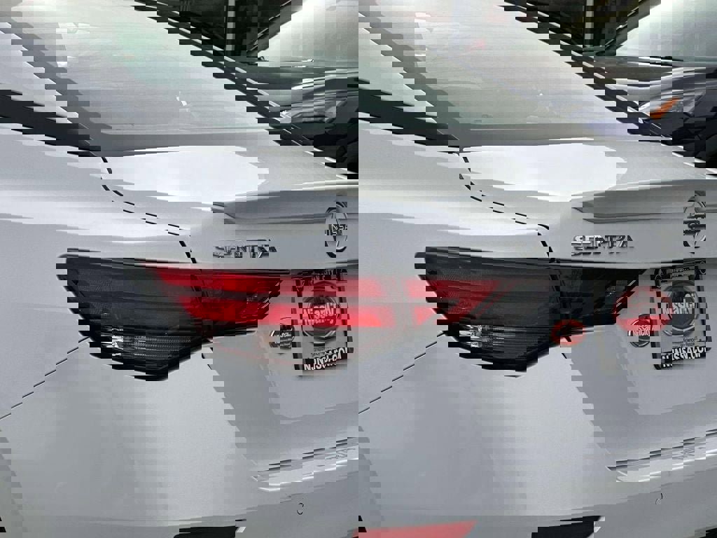 Used 2024 Nissan Sentra SR w/ SR Premium Package image 9