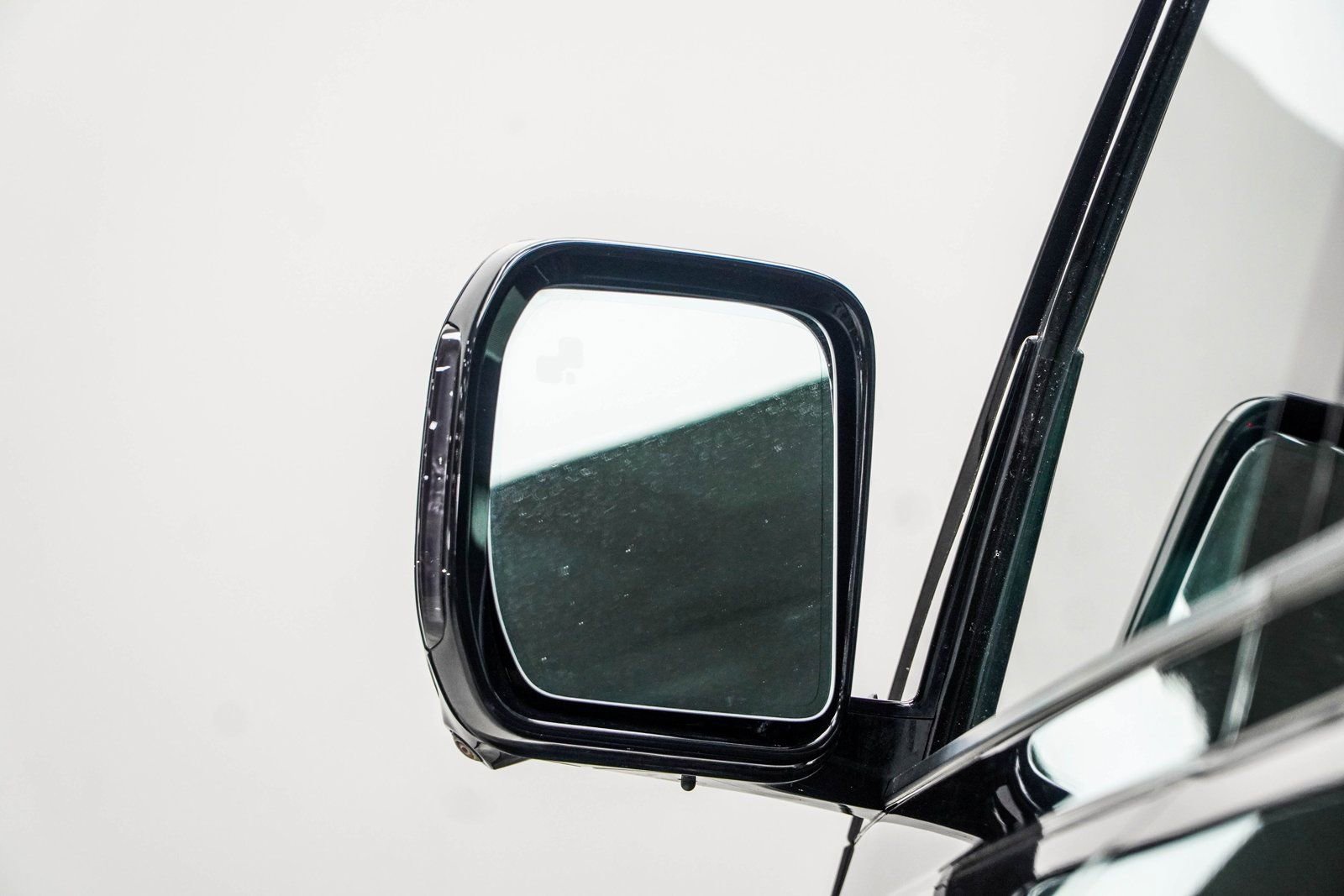 Used 2025 Land Rover Defender 110 S AWD/4WD image 14