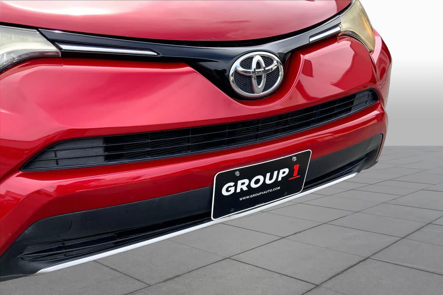 Used 2016 Toyota RAV4 XLE FWD image 30
