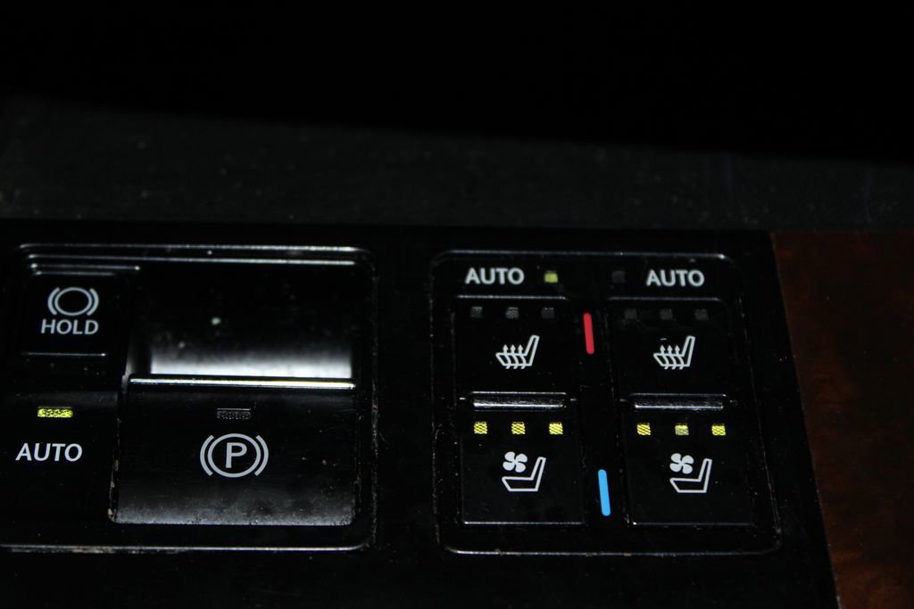 Used 2019 Lexus RX 450h AWD w/ Navigation Package image 40