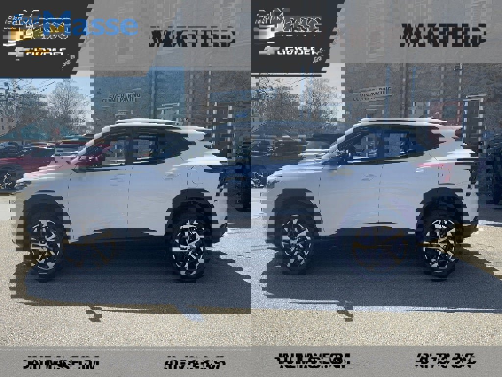 Certified 2024 Chevrolet Trax RS w/ Driver Confidence Package image 8