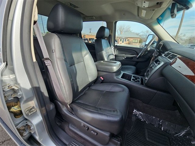 Used 2014 GMC Sierra 3500 SLT w/ SLT Convenience Package image 15