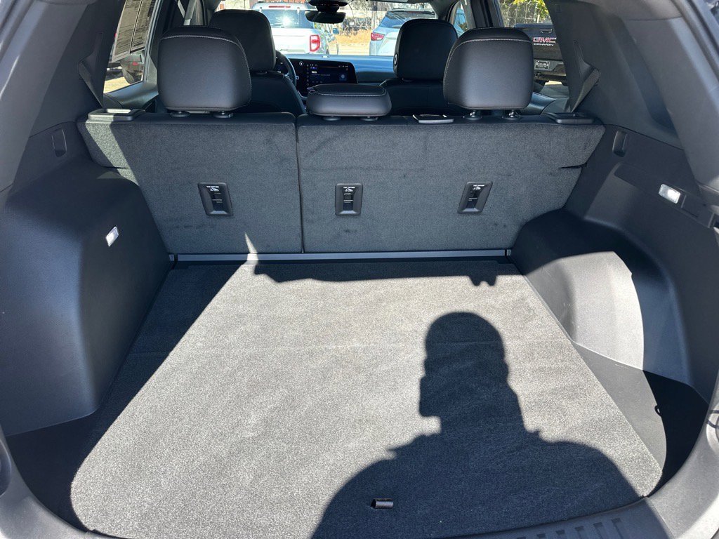 Used 2025 Chevrolet Equinox LT w/ Convenience Package II image 11